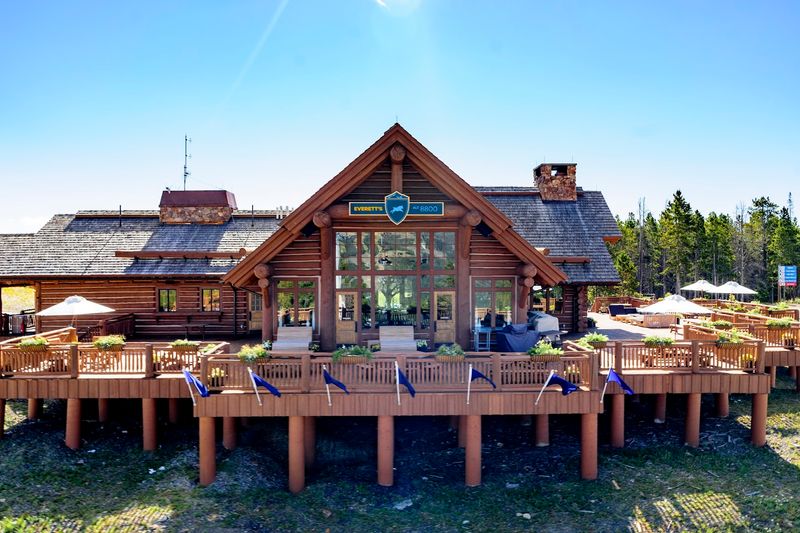 Why This Mountain-Top Restaurant Stays on People's Minds Why This Mountain-Top Restaurant Stays on People's Minds
