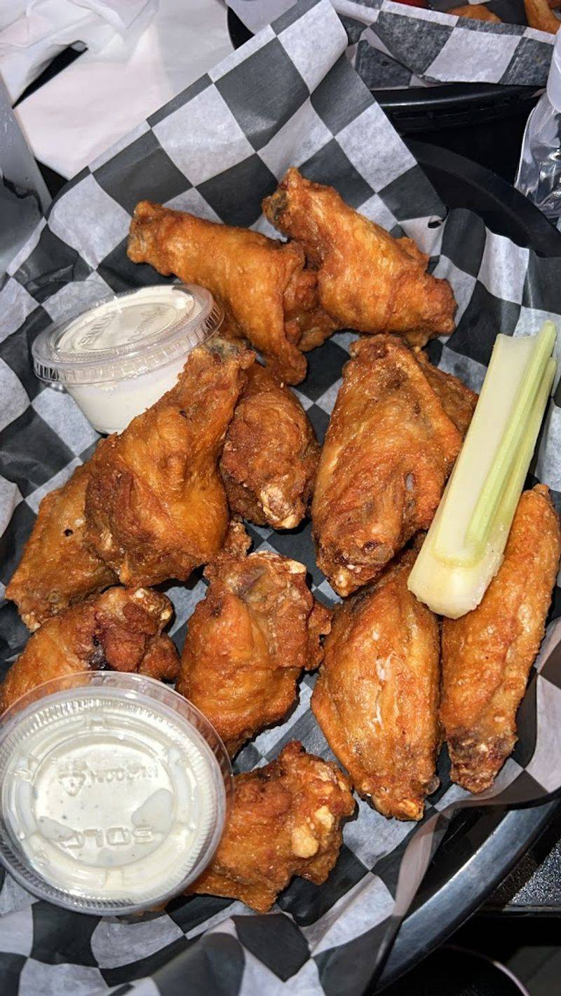 Why the Chicken Wings Keep People Coming Back Why the Chicken Wings Keep People Coming Back