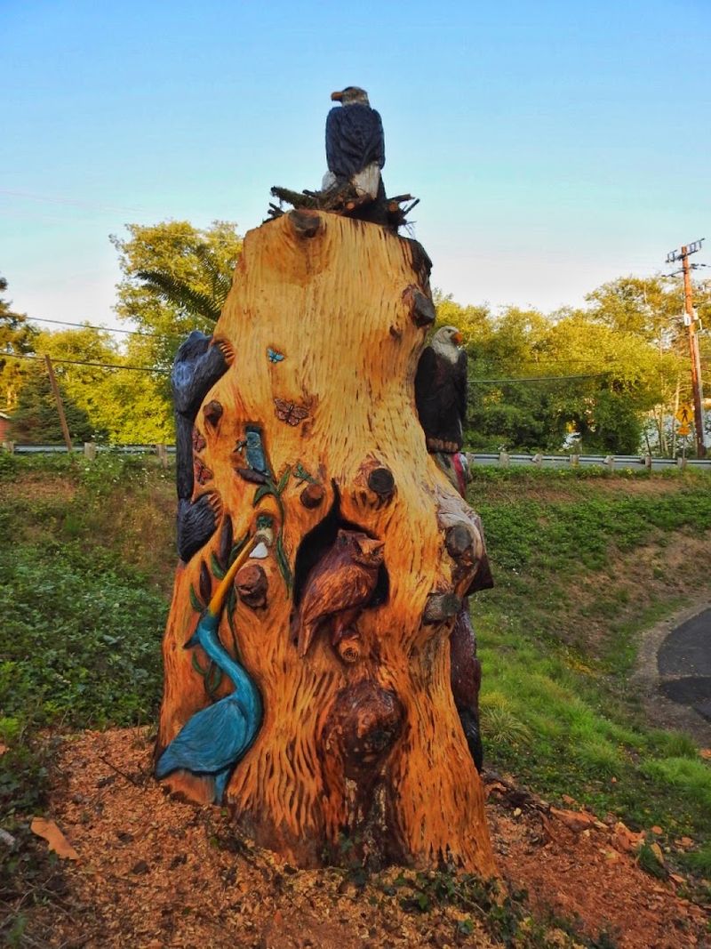 Wildlife Carvings That Stop You in Your Tracks