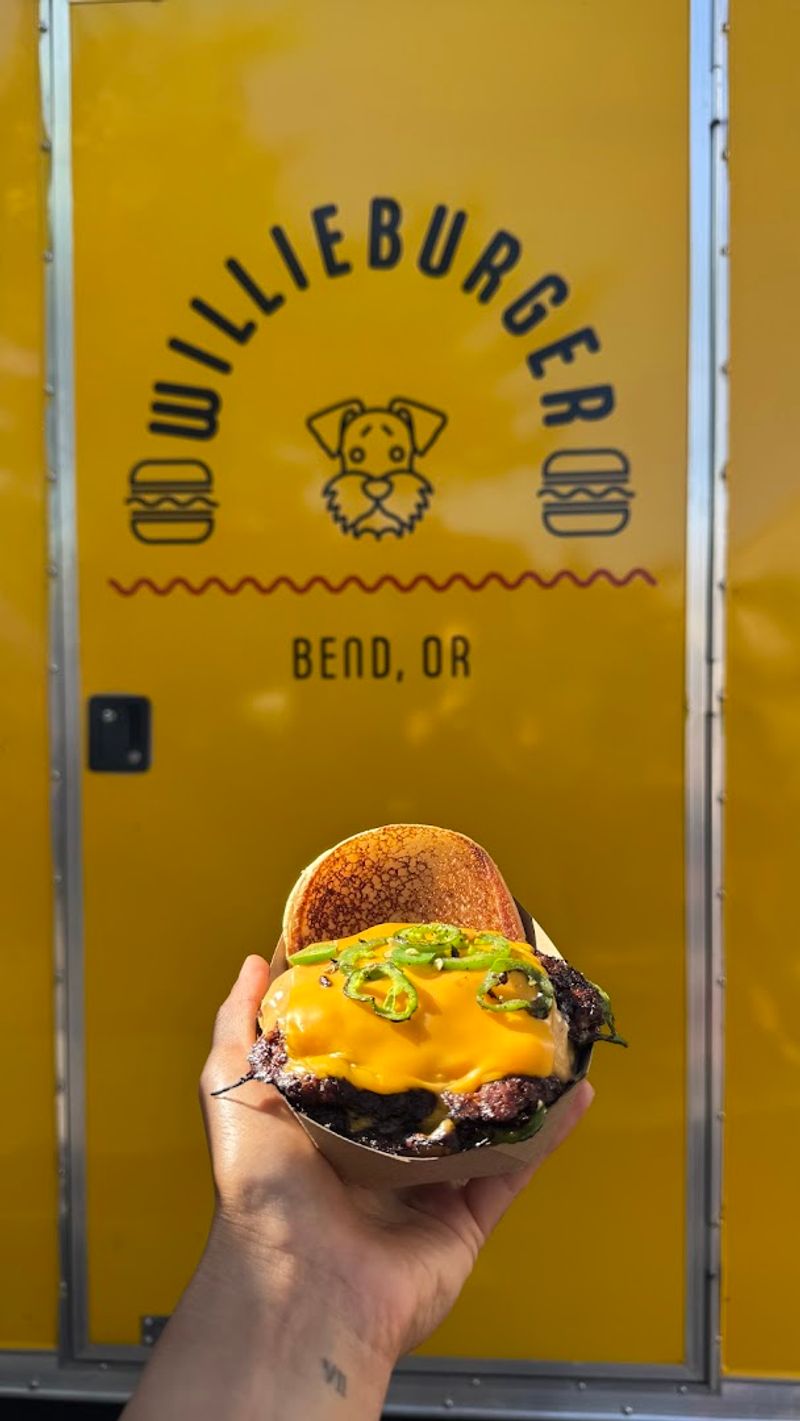 Willie Burger in Bend