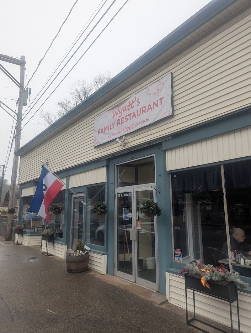 Wyatts Family Restaurant, Tilton, New Hampshire