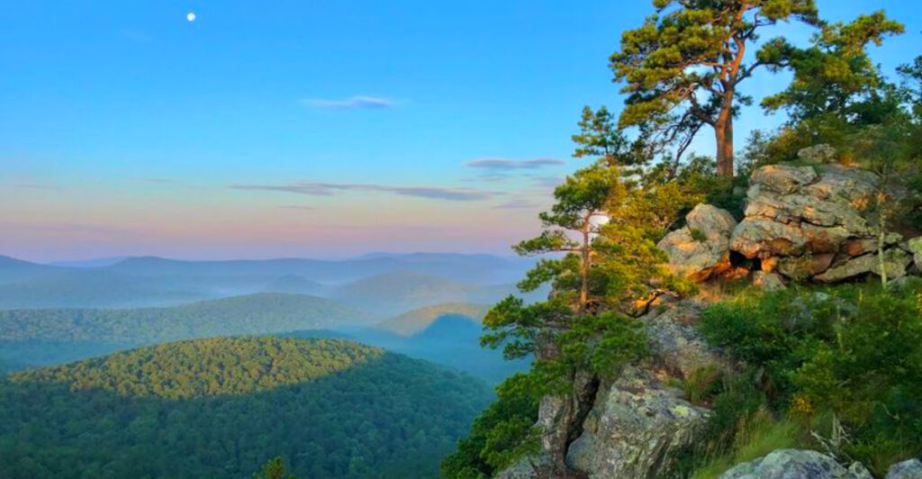 11 Arkansas Hiking Trails With Incredible Scenic Views