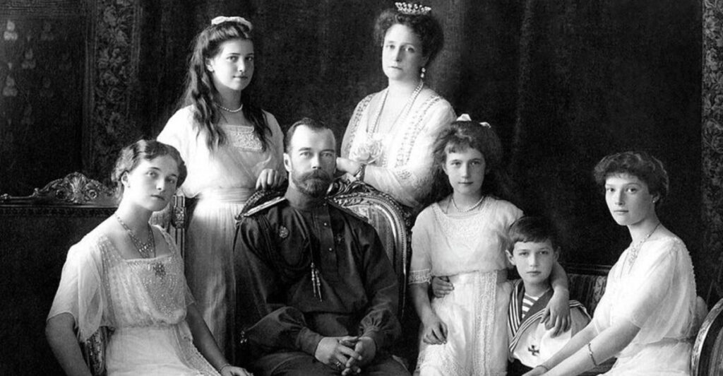 12 Noble Families Destroyed by One Fatal Decision
