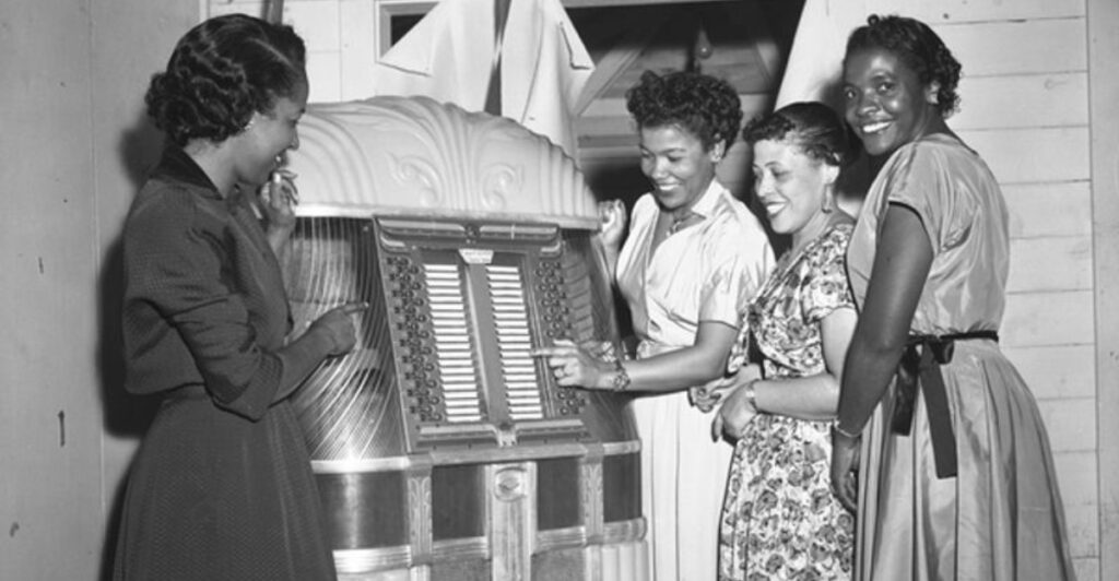 13 R&B Songs That Ruled Jukeboxes in 1956