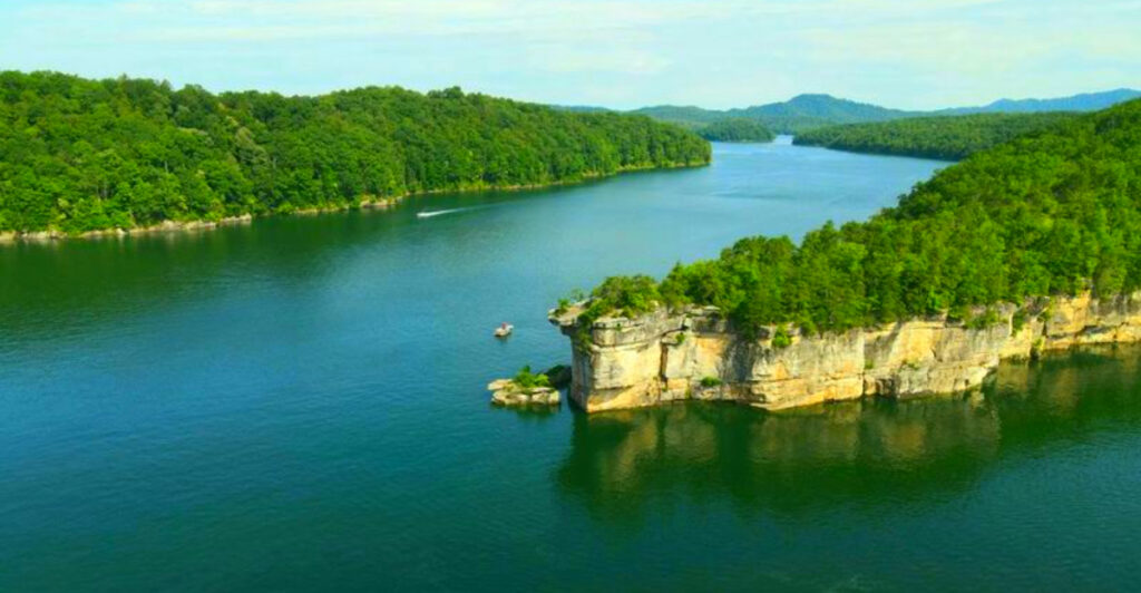 13 West Virginia Rivers and Lakes Perfect for a Relaxing Getaway
