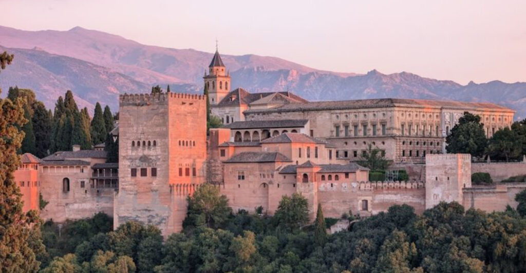 14 Famous Sights That Still Feel Worth Seeing Once