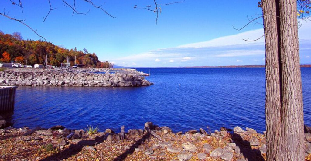 15 Beautiful U.S. Lakes Worth Planning A Summer Trip Around