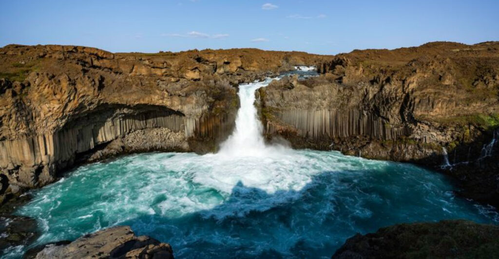 15 Iceland Waterfalls That Look Too Dramatic To Be Real