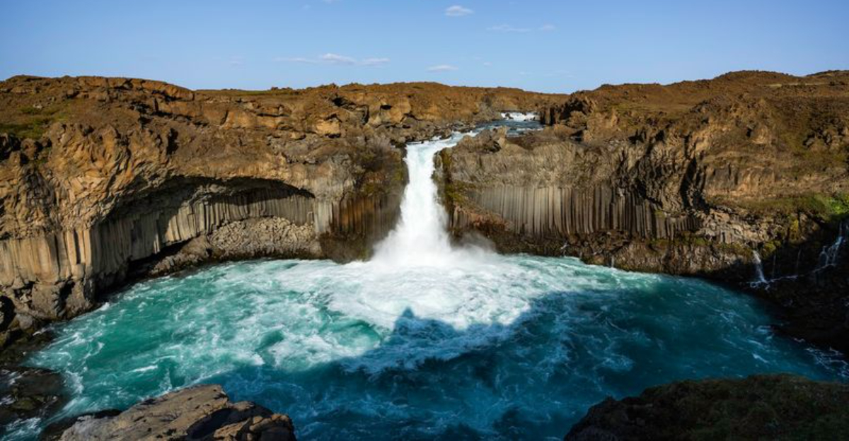 15 Iceland Waterfalls That Look Too Dramatic To Be Real