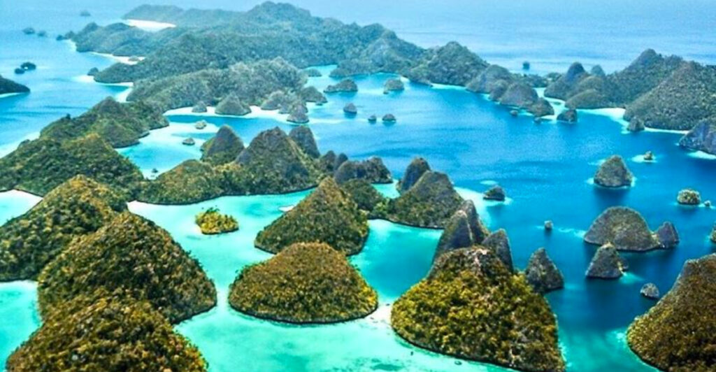 15 Most Beautiful Places in Asia You Have to See to Believe