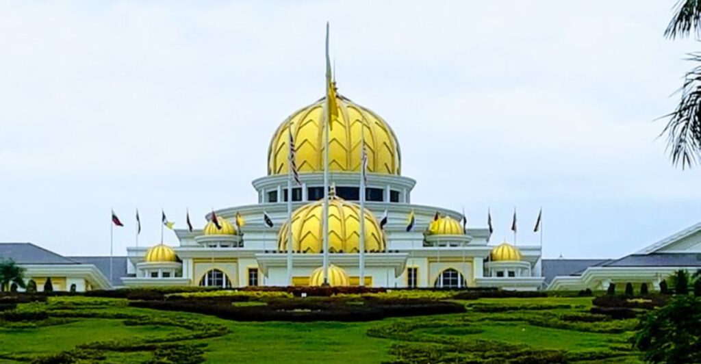 15 Royal Palaces That Are Still In Use Today