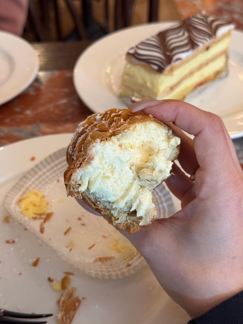 A Cannoli Worth Every Crunch A Cannoli Worth Every Crunch