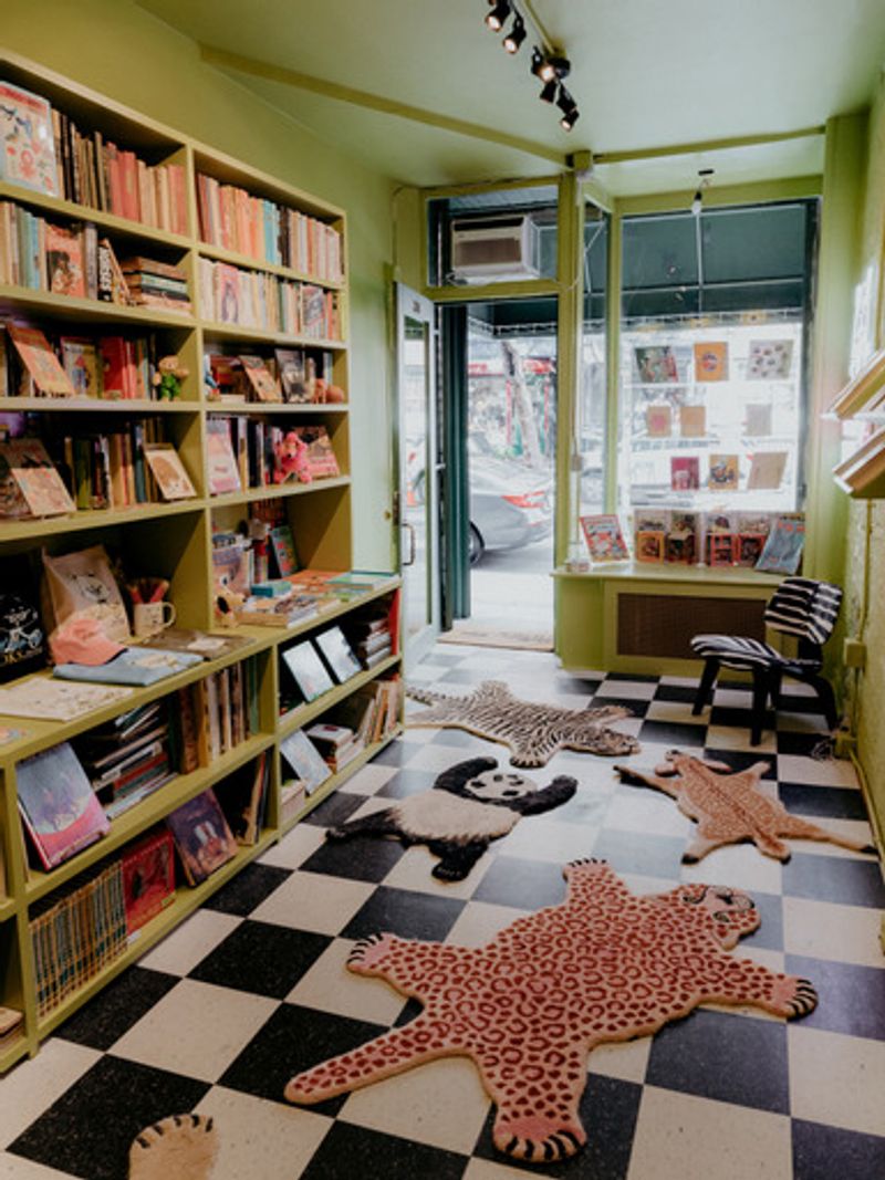 A Collection That Goes Beyond Cats A Collection That Goes Beyond Cats