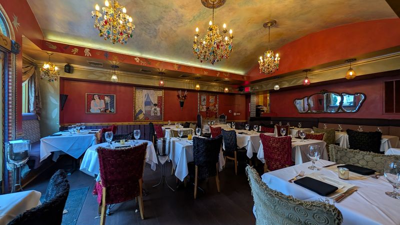 A Dining Room That Feels Like a Different World A Dining Room That Feels Like a Different World