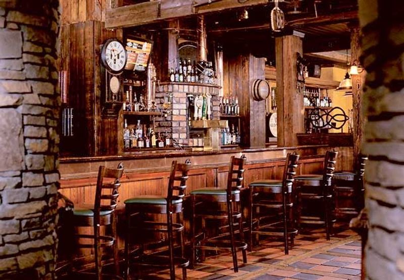 A Hotel Bar That Does Not Feel Like One A Hotel Bar That Does Not Feel Like One