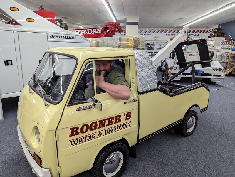 A Kei Car Tow Truck You Can Actually Sit In A Kei Car Tow Truck You Can Actually Sit In