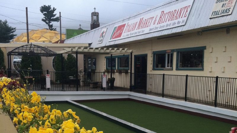 A Local Favorite With a Neighborhood Feel