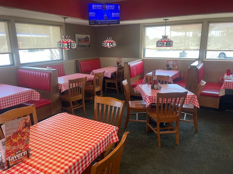 A Rare Breed: The Sit-Down Pizza Hut That Still Exists A Rare Breed: The Sit-Down Pizza Hut That Still Exists