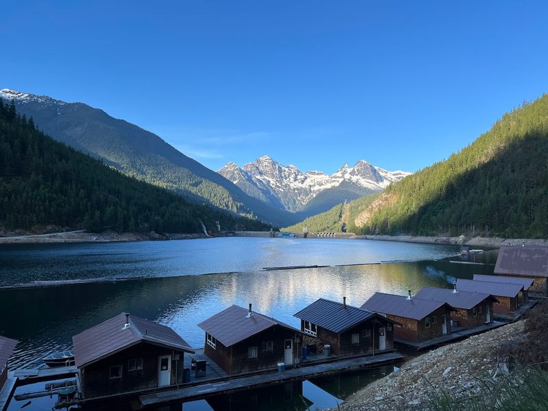 A Resort That Actually Floats on the Water A Resort That Actually Floats on the Water