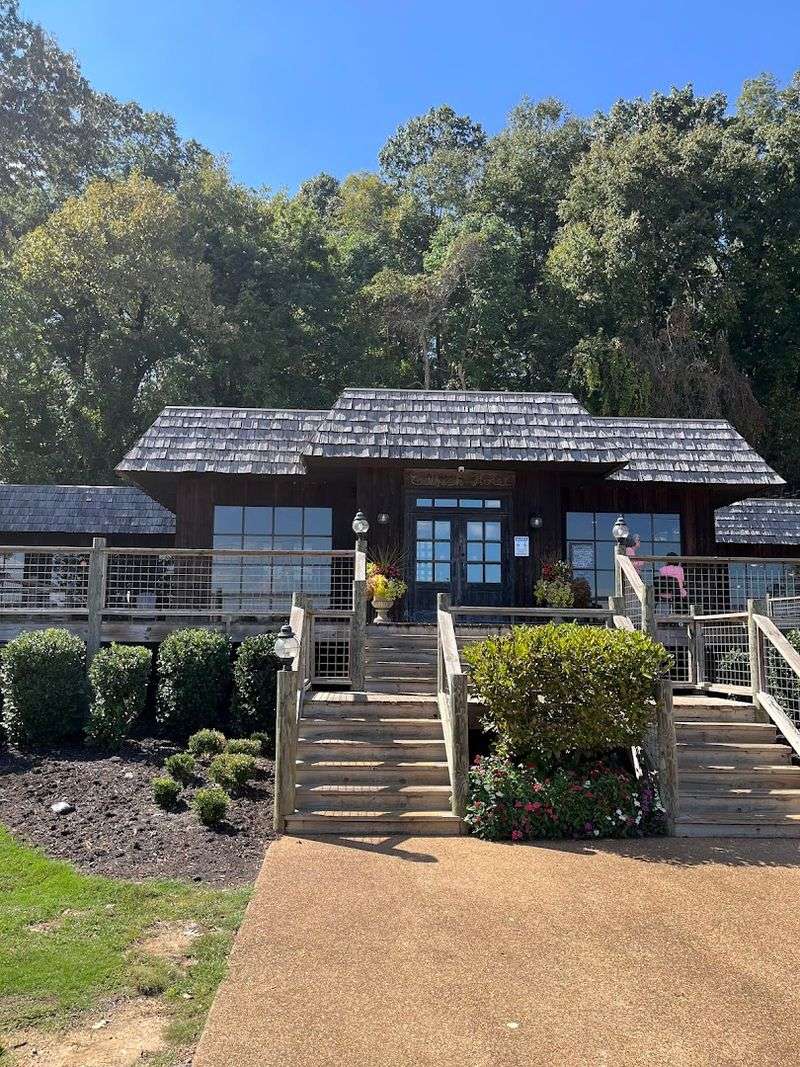 A Restaurant With Deep Roots On The Tennessee River A Restaurant With Deep Roots On The Tennessee River