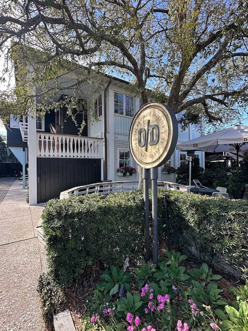 A Restaurant Worth Finding: Location and First Impressions