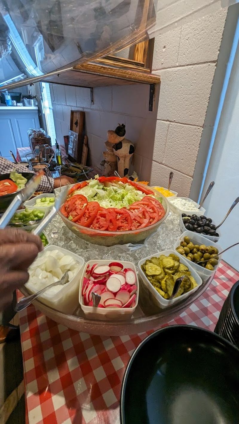 A Salad Bar That Pulls Its Weight A Salad Bar That Pulls Its Weight