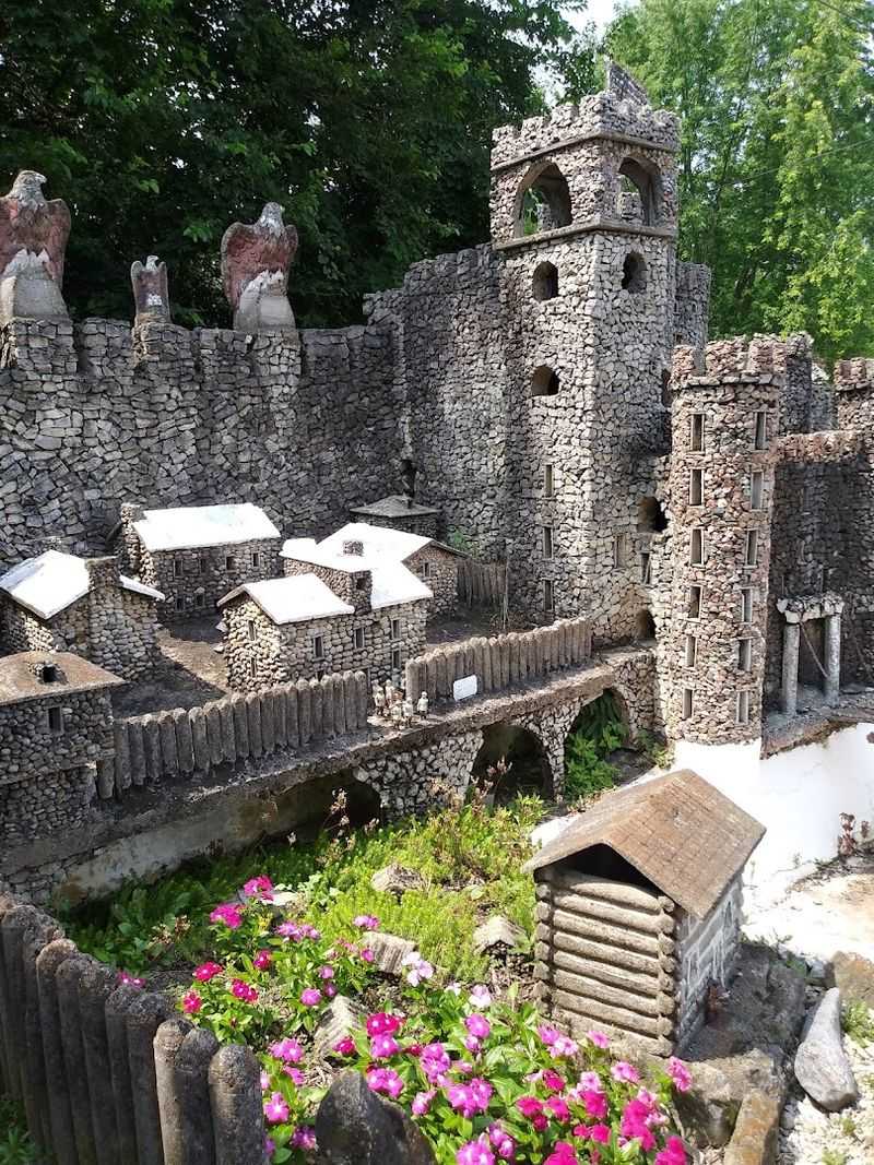 A Self-Guided Tour That Rewards Slow Walkers