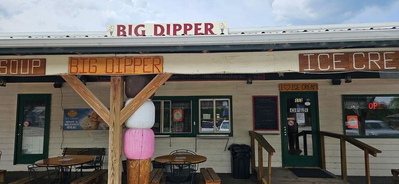 A Small-Town Atmosphere That Feels Genuine