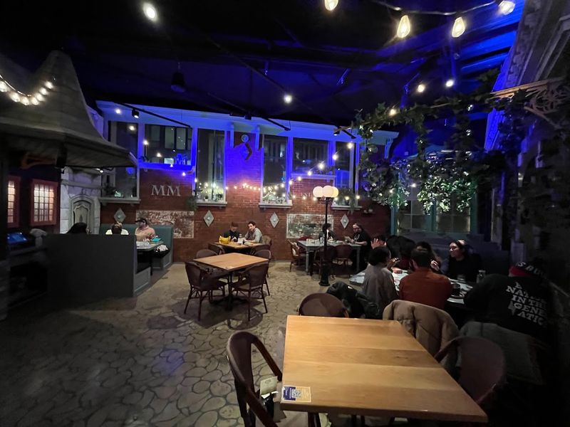 A Social Spot That Chicago Genuinely Needed A Social Spot That Chicago Genuinely Needed