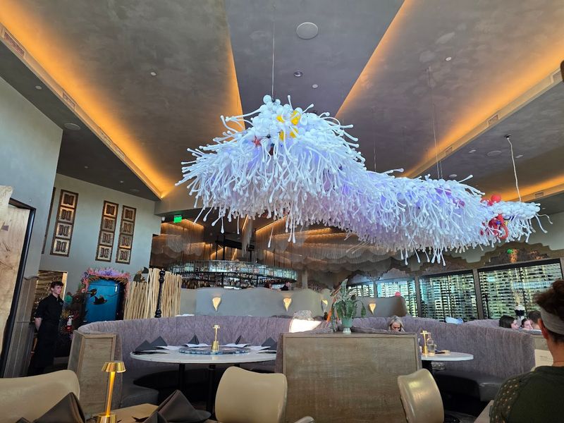 A Space Designed to Dazzle: The Interior Atmosphere A Space Designed to Dazzle: The Interior Atmosphere