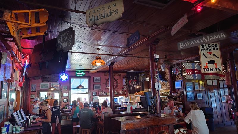 A Spot That Draws Families and Solo Travelers Alike A Spot That Draws Families and Solo Travelers Alike