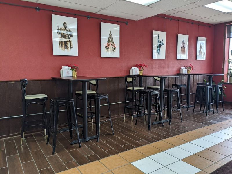 A Spot That Feels Like a Neighborhood Institution A Spot That Feels Like a Neighborhood Institution