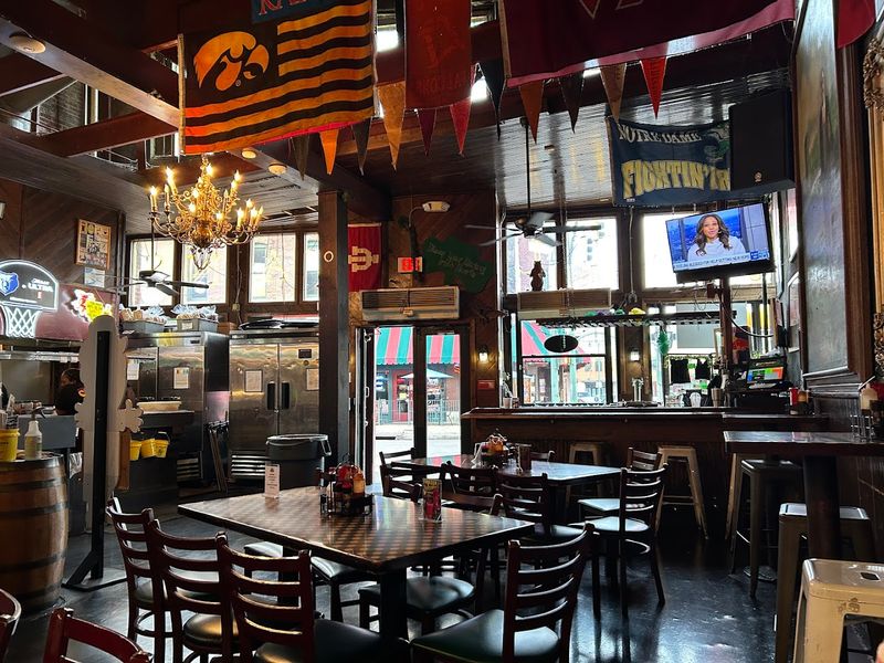 A Spot That Works as Well for Lunch as It Does for Late Nights A Spot That Works as Well for Lunch as It Does for Late Nights