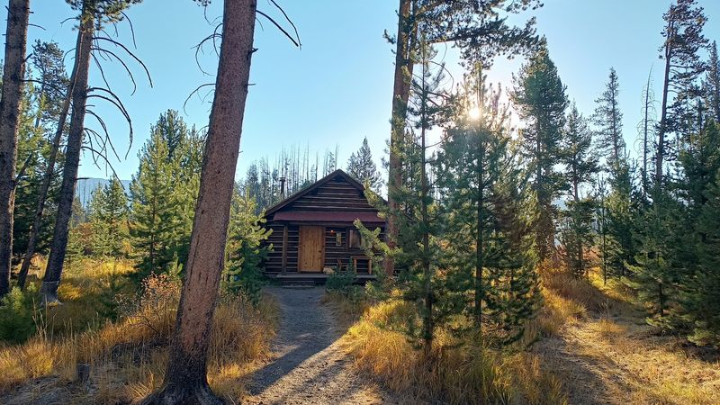 Accommodations That Embrace Rustic Without Apology Accommodations That Embrace Rustic Without Apology