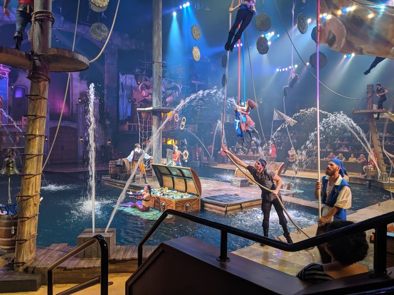 Acrobatics That Redefine the Word Talented Acrobatics That Redefine the Word Talented