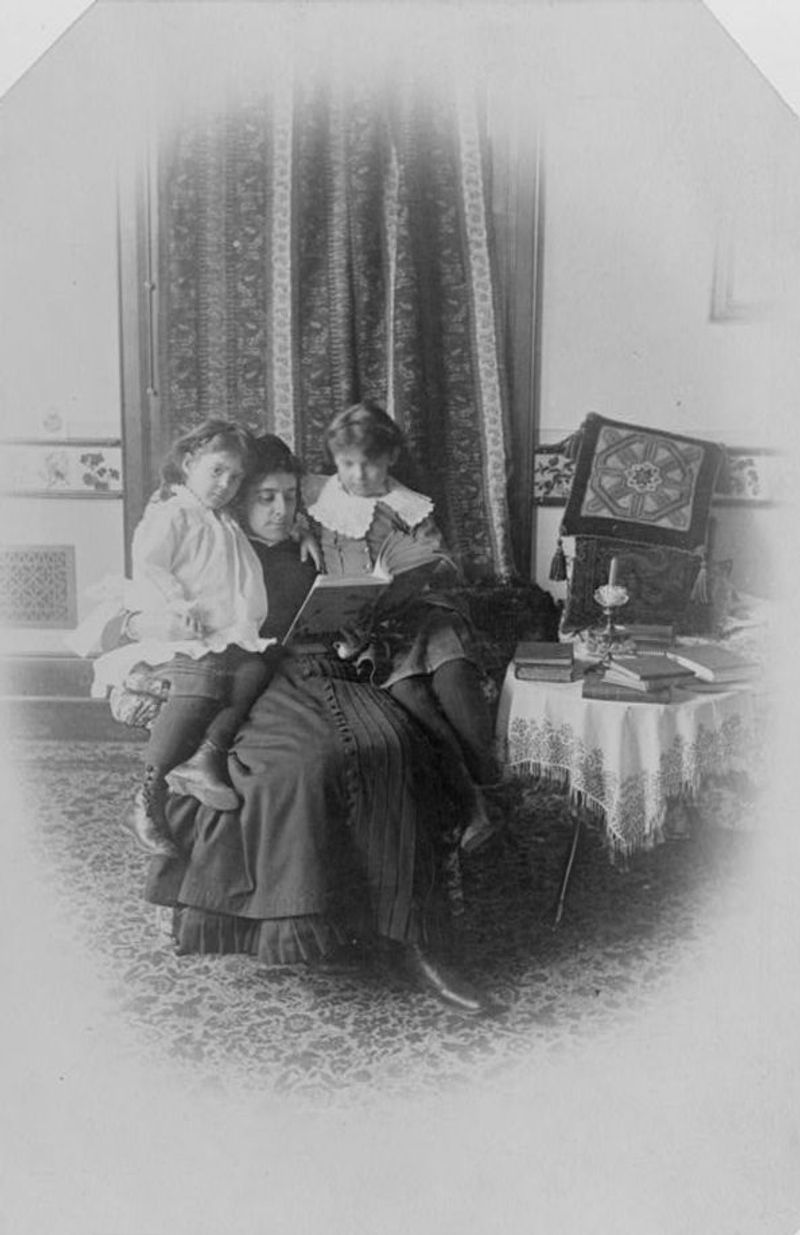 Alexander Graham Bell's Daughters: Elsie and Marian Bell