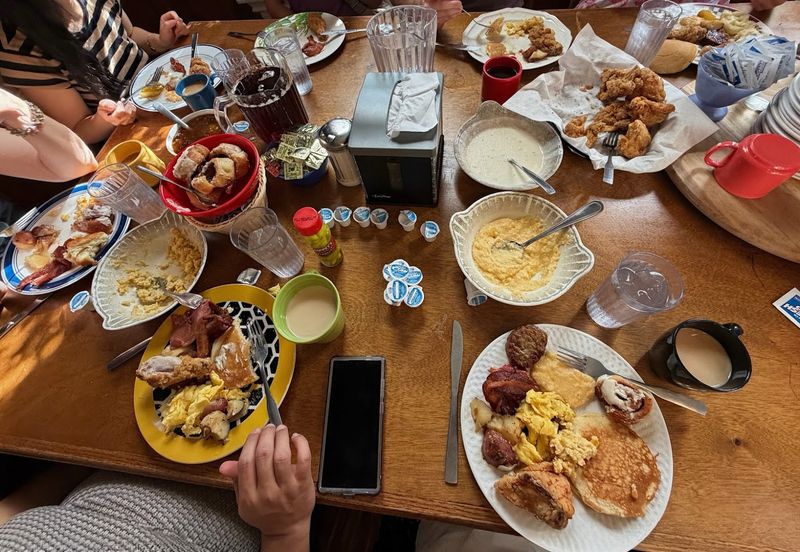 All-You-Can-Eat Southern Food That Keeps Coming