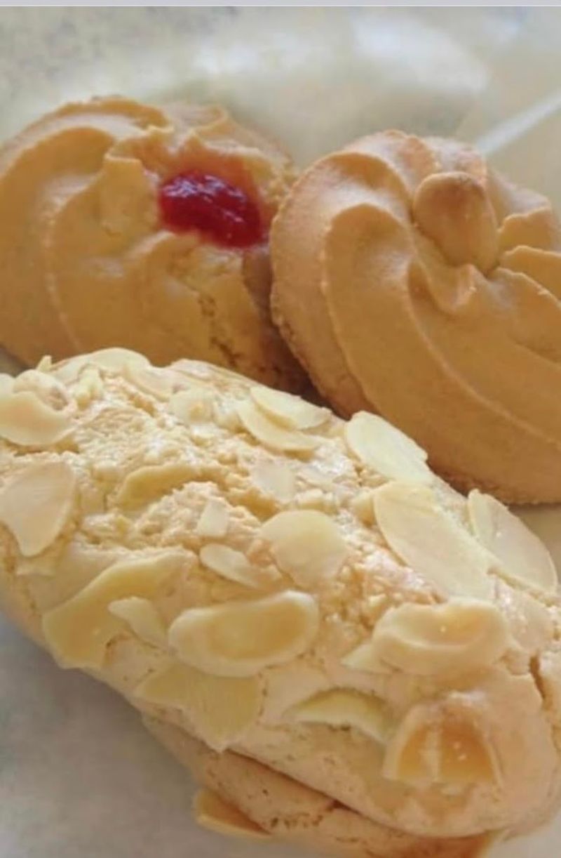 Almond Cookies That Redefine the Word Simple Almond Cookies That Redefine the Word Simple