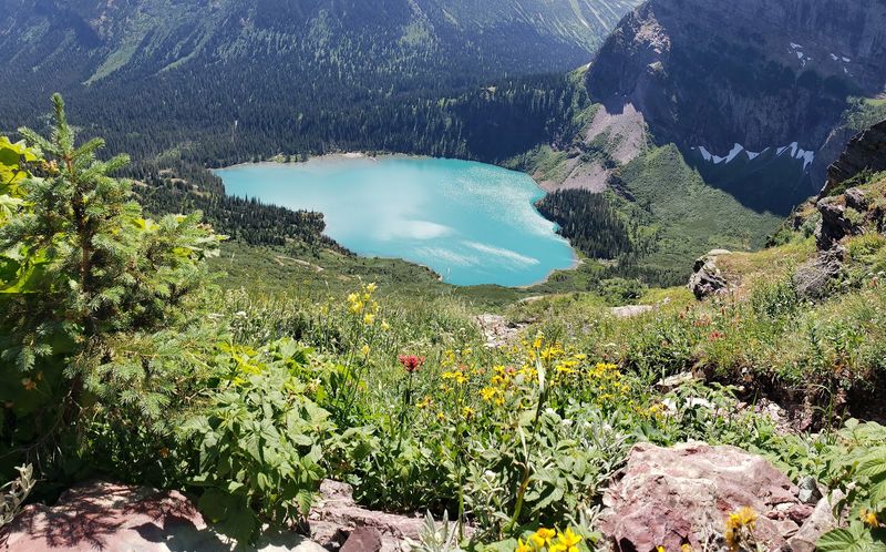 Alpine Lakes Hidden Deep in the Backcountry Alpine Lakes Hidden Deep in the Backcountry