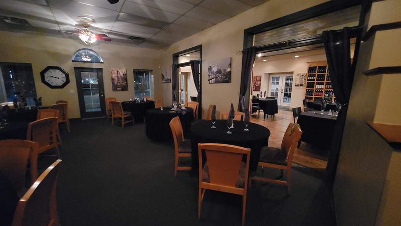An Atmosphere That Earns the Word Elegant An Atmosphere That Earns the Word Elegant
