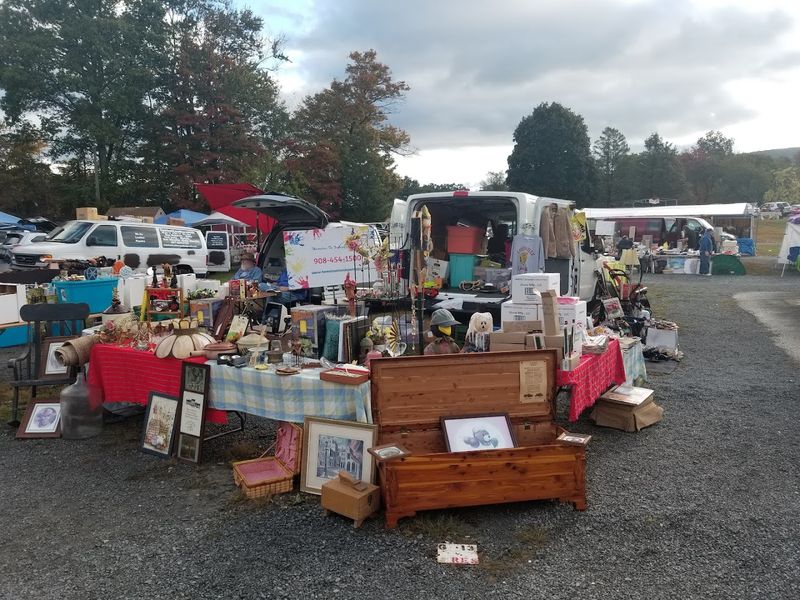 Antiques and Vintage Finds That Reward Patient Shoppers