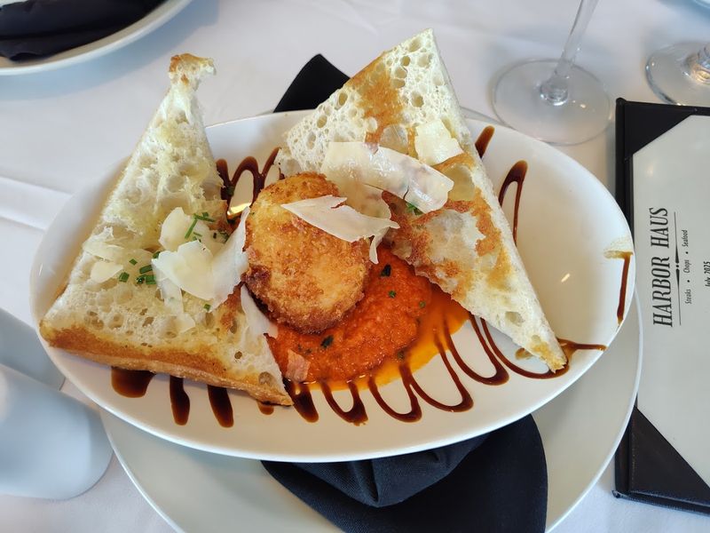 Appetizers That Make Ordering the Main Course Feel Complicated Appetizers That Make Ordering the Main Course Feel Complicated