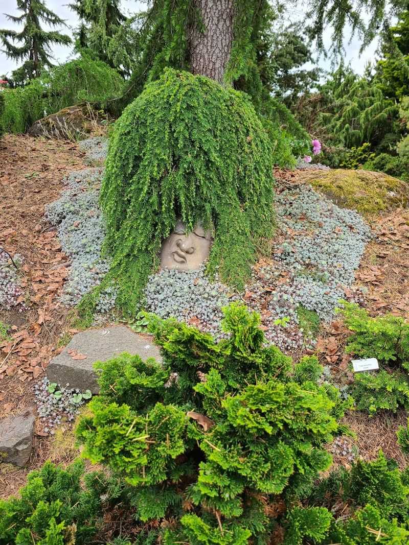 Art Hidden in the Garden: Sculptures, Surprises, and Secret Benches Art Hidden in the Garden: Sculptures, Surprises, and Secret Benches