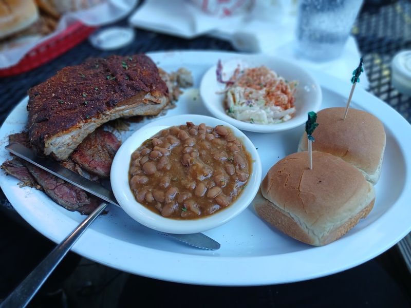 BBQ That Holds Its Own on a Street Full of Competition BBQ That Holds Its Own on a Street Full of Competition
