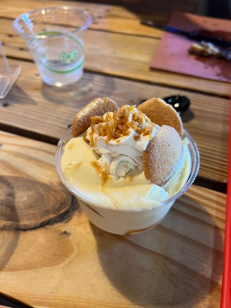 Banana Pudding and Crack Cake for Dessert Banana Pudding and Crack Cake for Dessert
