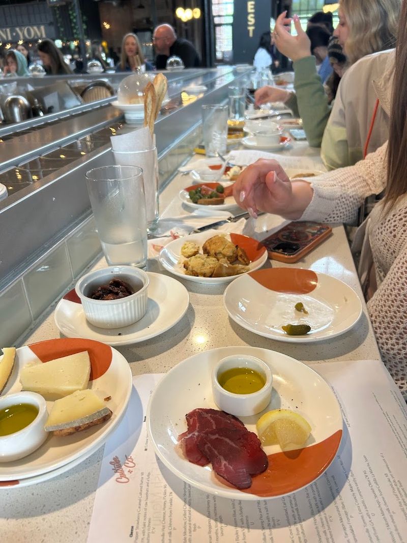 Bar Seating vs. Table Seating: What to Know