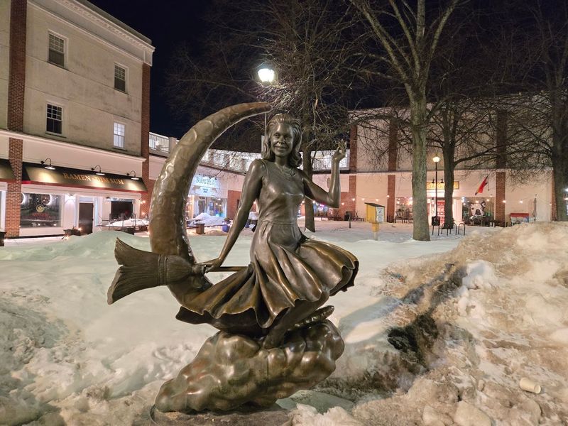 Bewitched Sculpture, Salem