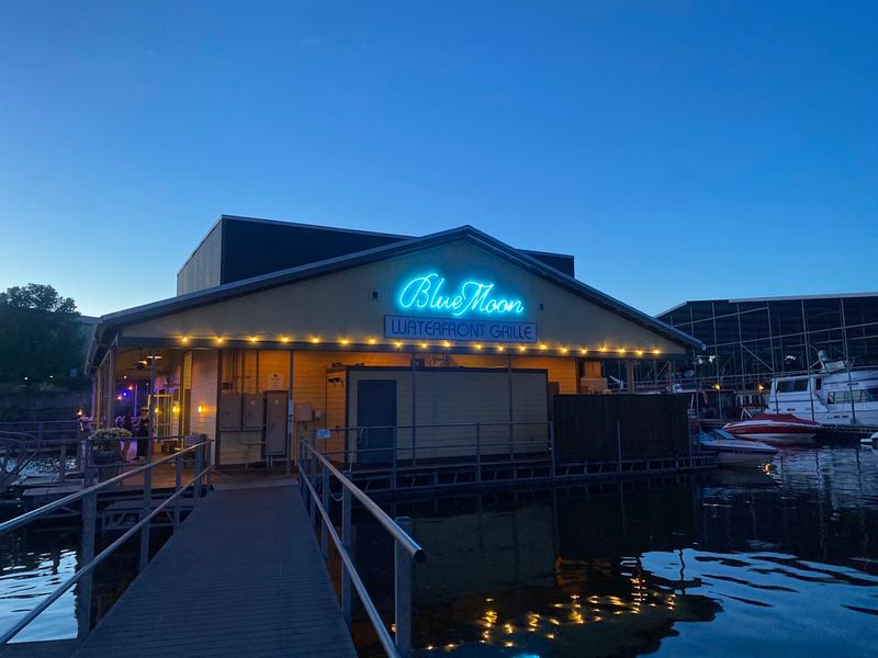 Blue Moon Waterfront Grille, Nashville, Tennessee Blue Moon Waterfront Grille, Nashville, Tennessee