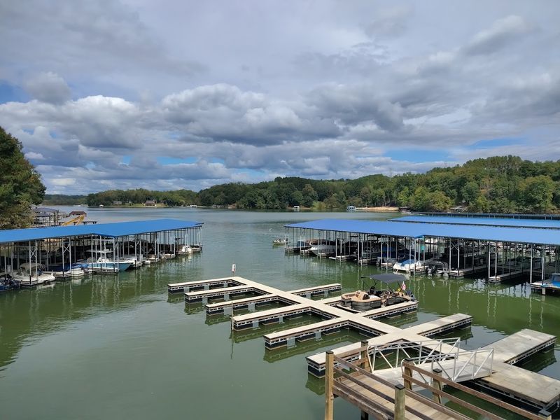 Boaters Welcome at the Dock Slips