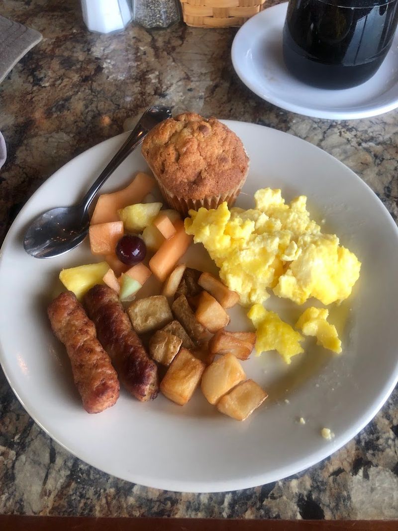 Breakfast Hours and What to Expect in the Morning Breakfast Hours and What to Expect in the Morning